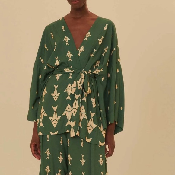 Farm Rio Fish Design flowy Kimono top - Picture 2 of 10